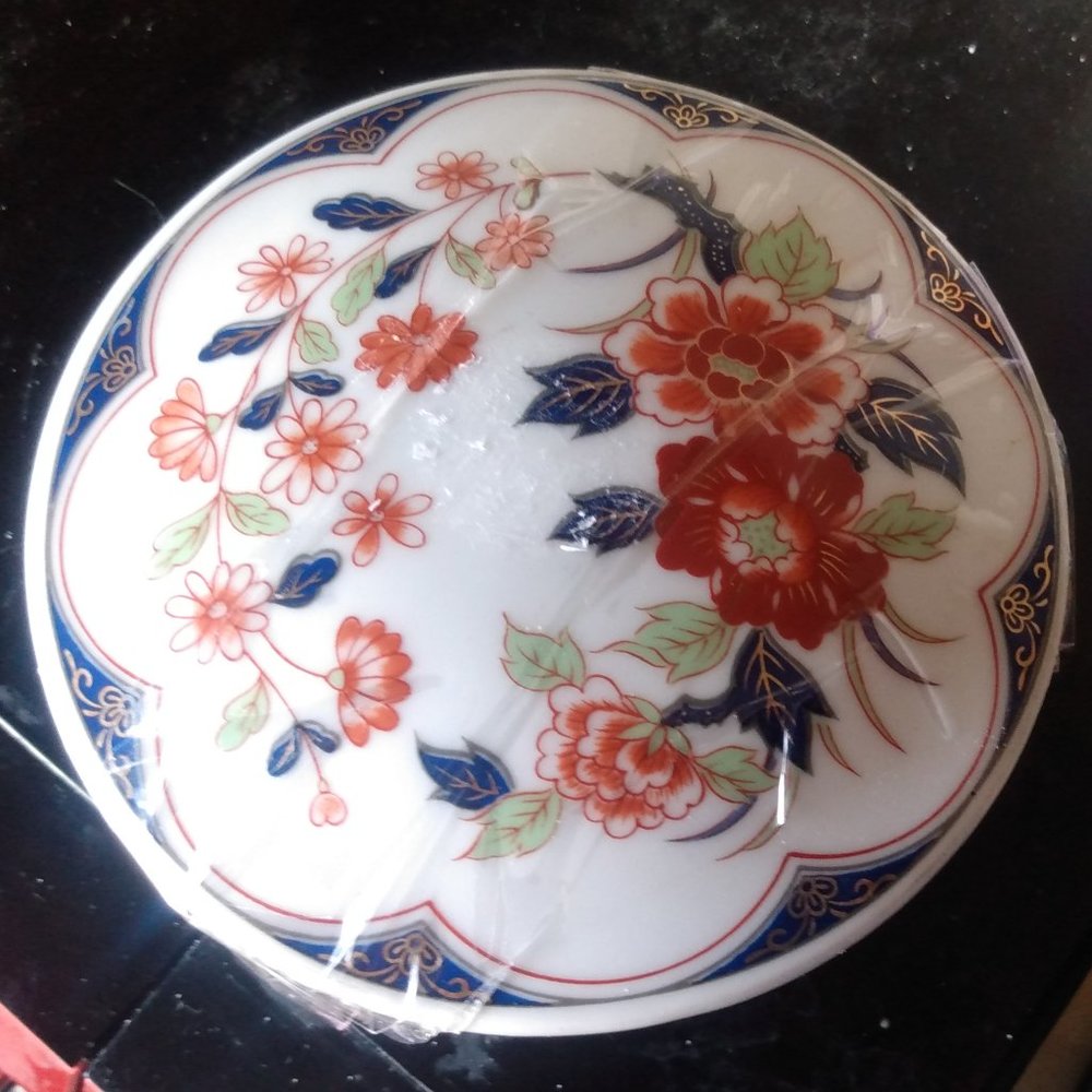 ANTIQUE IMARI GINGER DISH FINE CHINA STUDY AND CAREFUL